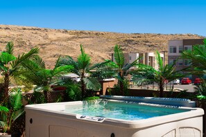 Bañera de hidromasaje exterior