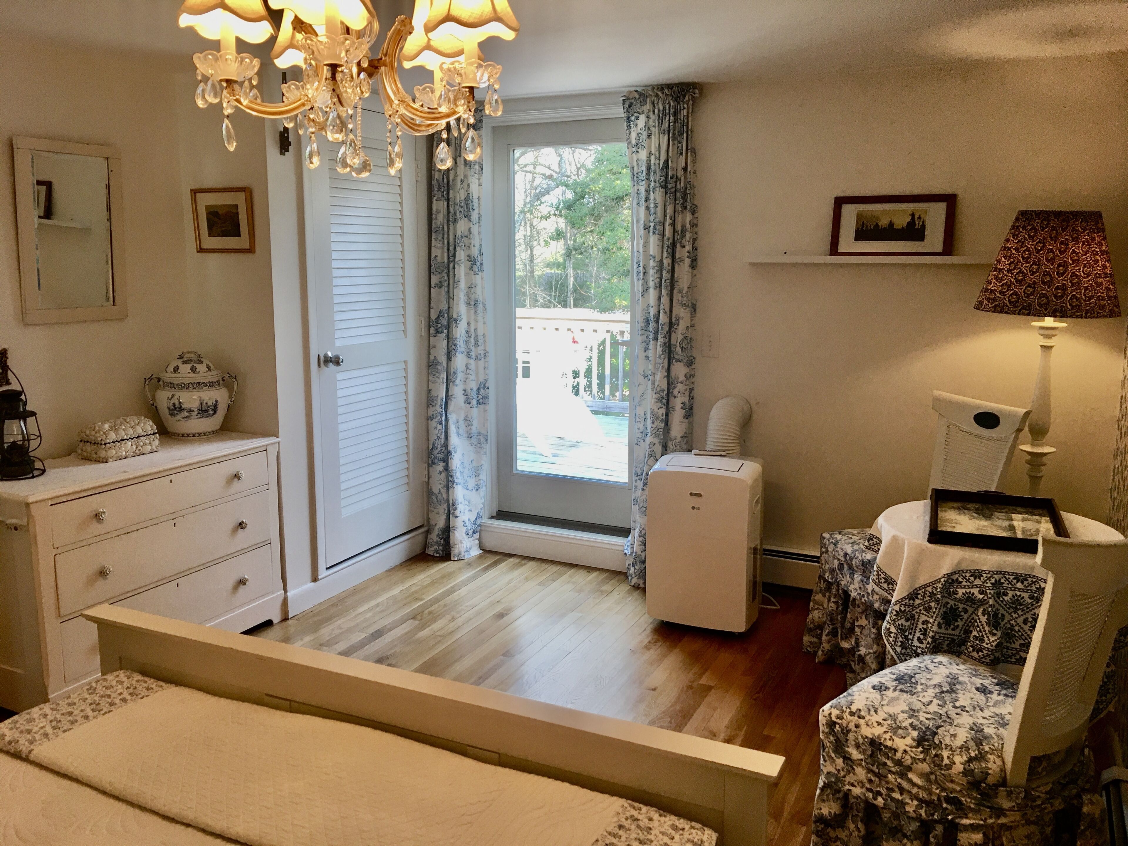 Private suite upstairs: bedroom, office, TV room, bathroom & a large deck.