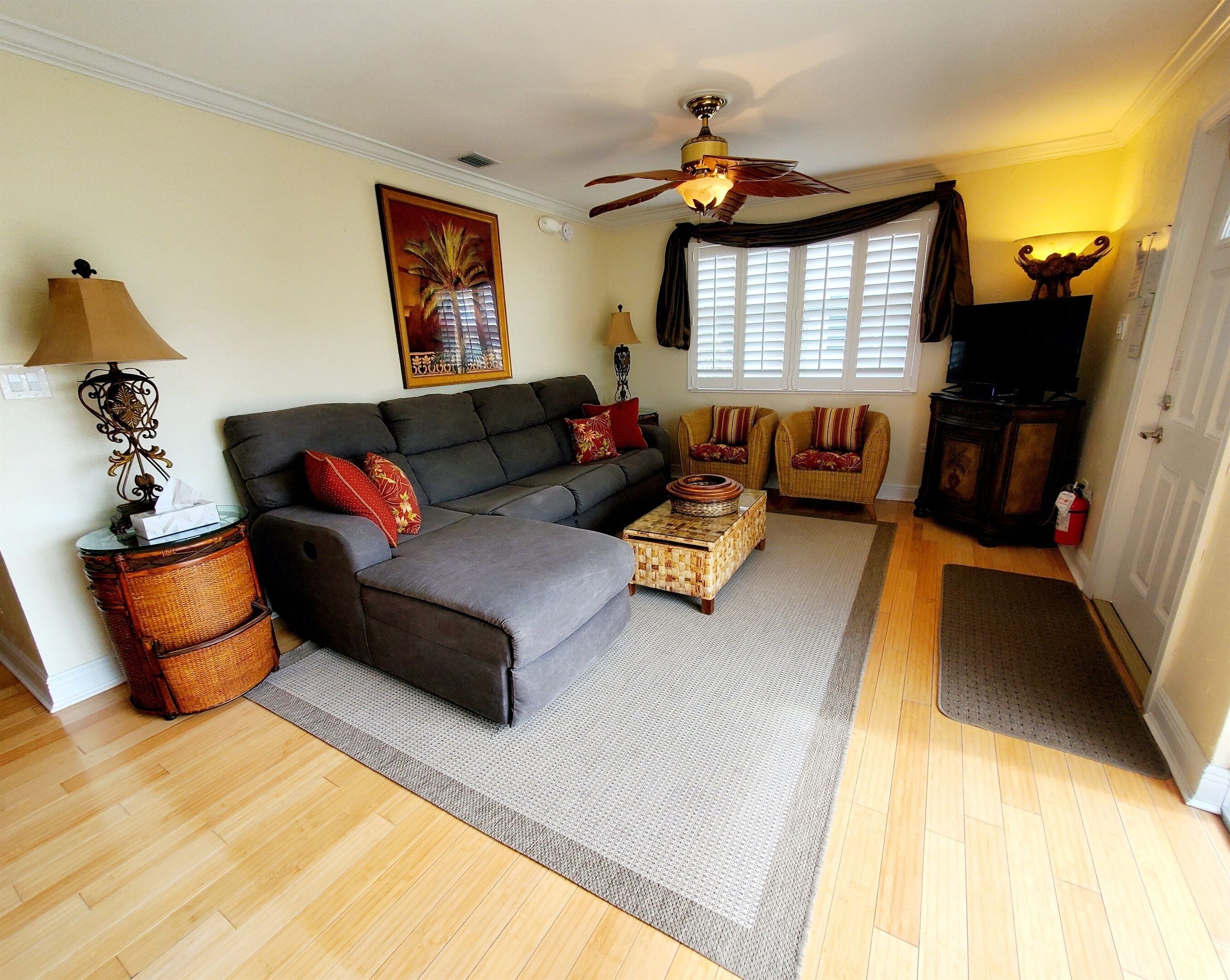 Casa Swaidan- 2 Bedroom, 2 Bath Half Duplex With 30ft Dockage - Sombrero Beach, Marathon