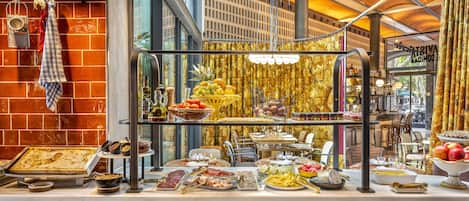 Petit déjeuner buffet (25 EUR par personne)