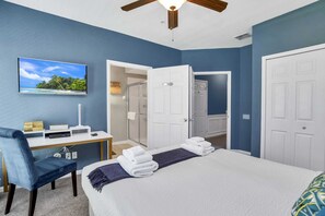 Camera (3 Bedrooms) | 3 camere, postazione laptop, ferro/asse da stiro, Wi-Fi