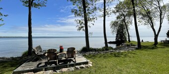 Winter & Fall Getaway - Pvt 120’Shoreline w/direct Lake Access - Snowmobiling