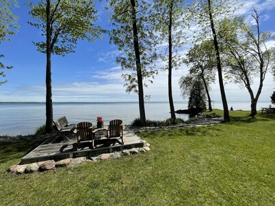 Winter & Fall Getaway - Pvt 120’Shoreline w/direct Lake Access - Snowmobiling