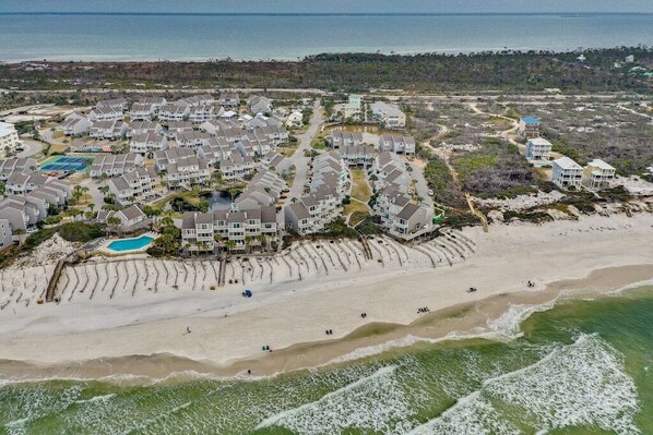 Beach - Winter 2025-26 Rate Drop! 4 br/3.5 ba, Sleeps 13, Dog Friendly (Port St. Joe)