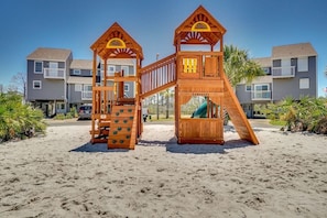 Children’s area - Winter 2025-26 Rate Drop! 4 br/3.5 ba, Sleeps 13, Dog Friendly (Port St. Joe)