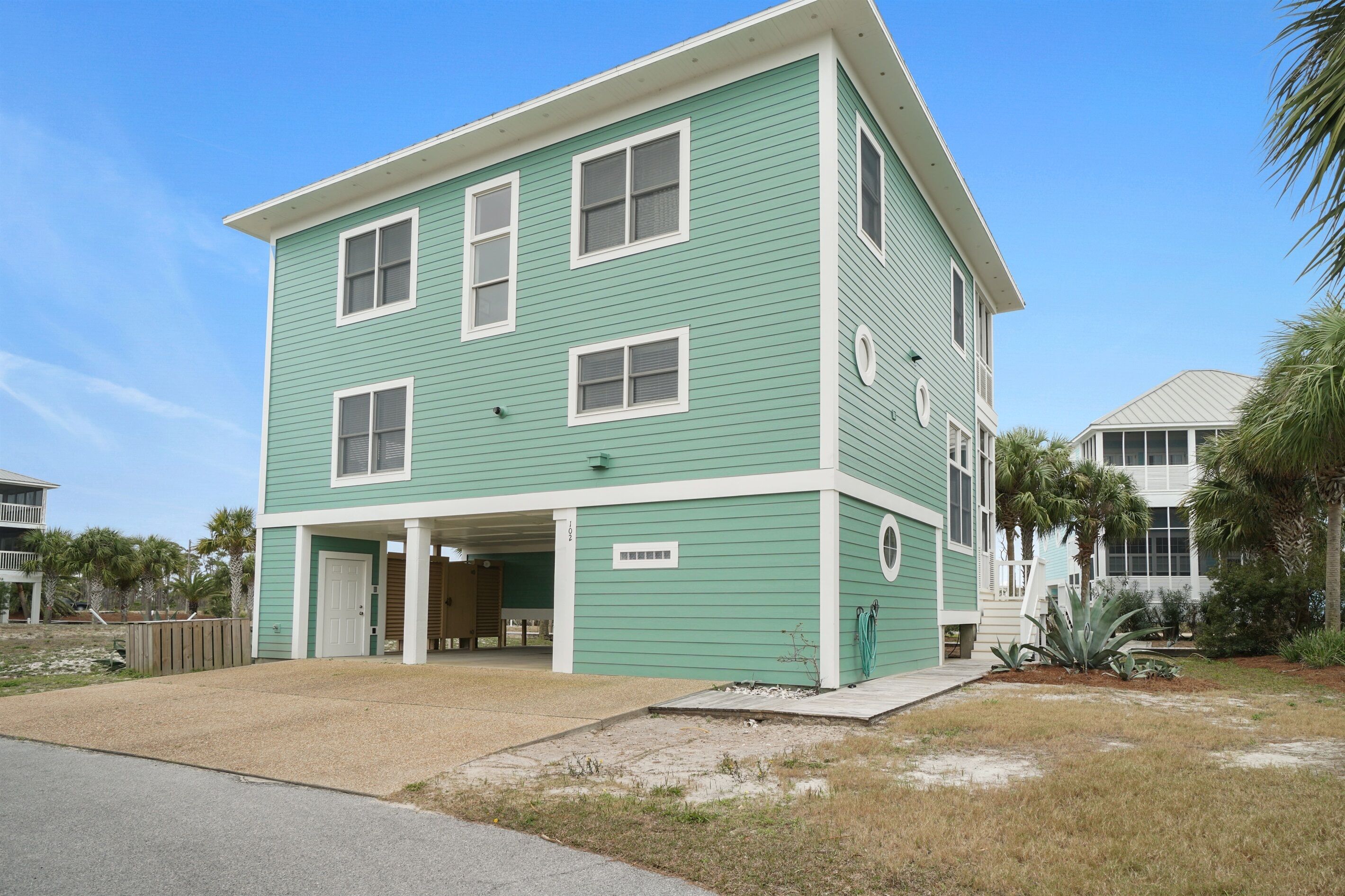 4 BR/3.5 BA, SLEEPS 13, SCREEN PORCHES, GOURMET KITCHEN