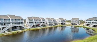Fall 2026 Rate Drop! 3 br / 3.5 ba townhome, Dog Friendly!