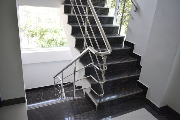 24-inch LCD TV with digital channels, TV - Sai Senthoor Paradise (Puducherry)