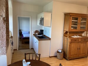 Fridge, microwave, oven, stovetop - Vacation at the winery (Maring-Noviand)
