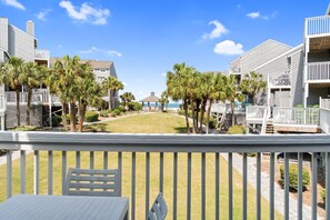Outdoor dining - June 2026 Rate Drop! Gulf View 2br/2ba , Short Walk To Beach! (Port St. Joe)