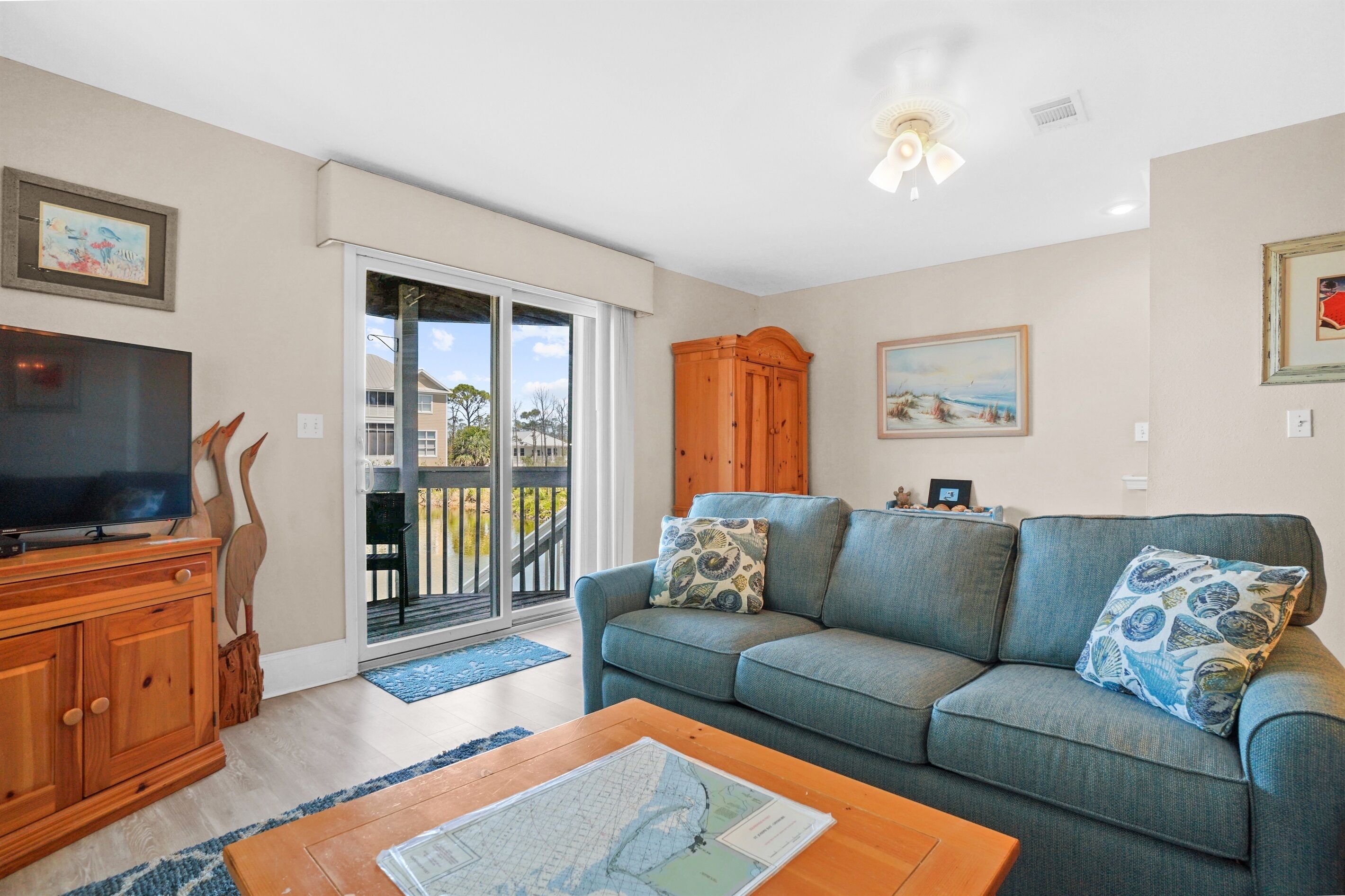 2BR/2.5 BA - GREAT LOCATION!