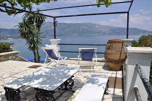 Property grounds - Studio. Kommeno Bella Vista Apartments (kommeno)