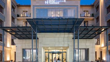 Vista frontal de la propiedad