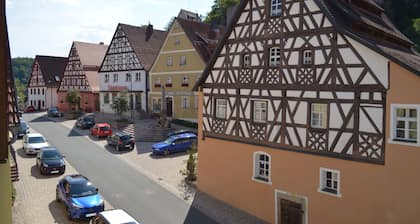 Feriensuite "burgblick" im "ferienhaus Burgcafe"