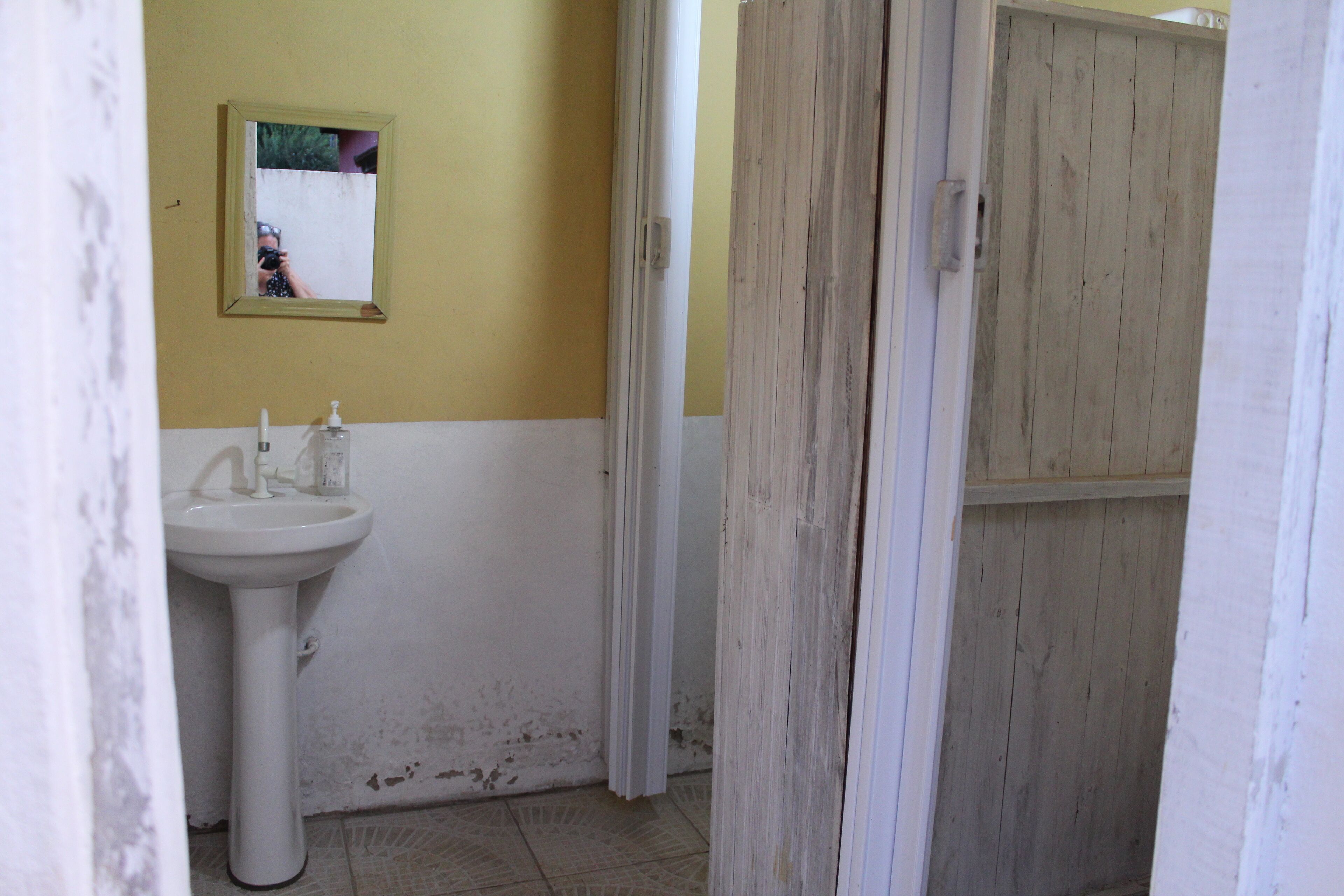 Camping area with waterfall and beach in Serra da Mantiqueira in Munhoz-MG