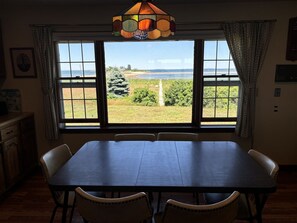 Dining - Hills Beach House - Saco Bay Rentals (Biddeford)