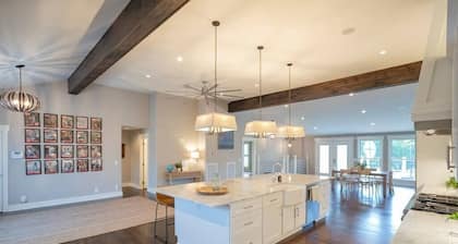 Lakefront Home! Game Tables and Boat Dock