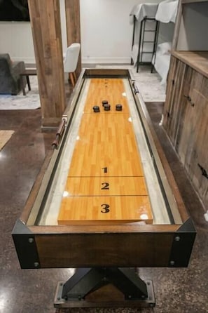 Games room - Lakefront Home! Game Tables and Boat Dock (Hendersonville)