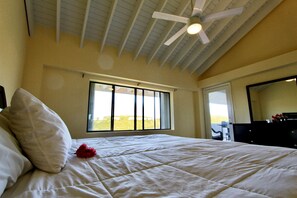 3 Schlafzimmer, Zimmersafe, Schreibtisch, Bügeleisen/Bügelbrett