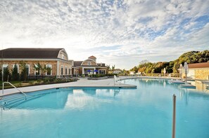 Pool - Comfortable 3 bedroom townhouse steps from the Amenities! Wifi, Pool, Fitness Center, Sauna, Weekend Shuttle! (Ocean View)