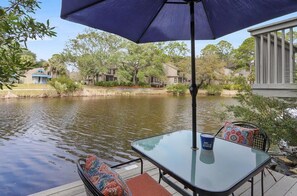 Outdoor dining - Lagoon, 1st flr bdrm, near beach/oceanside restaurant, pool, golf, pickle ball (Hilton Head Island)