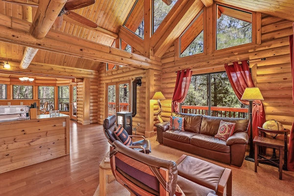 This beautifully rustic cabin is just waiting for you to come explore!