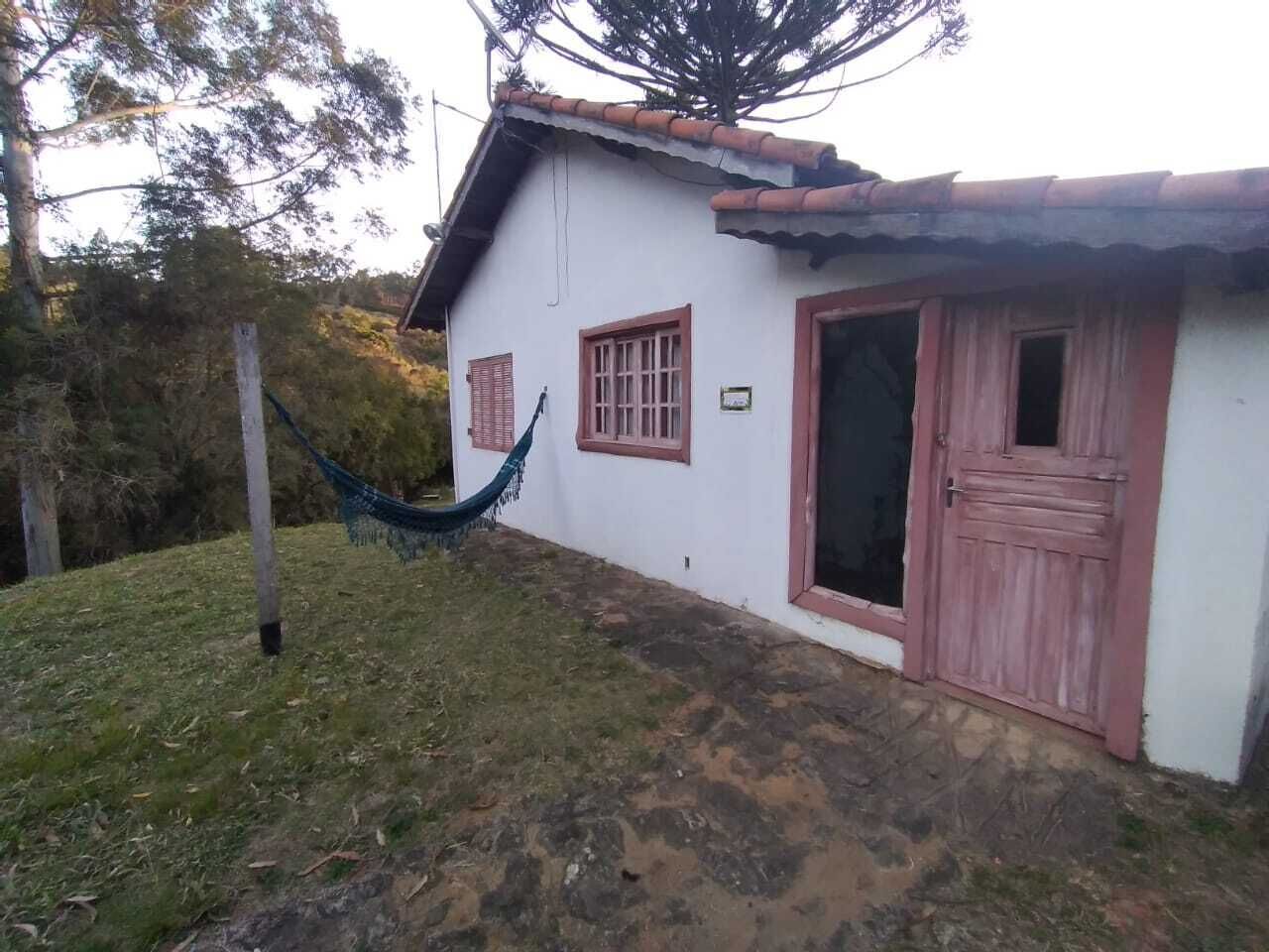 Waterfall Chalet in Serra da Mantiqueira in Munhoz-MG 