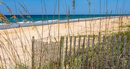 Summer Daze | Pet-Friendly Beach House With Private Pool, Close To the Beach!