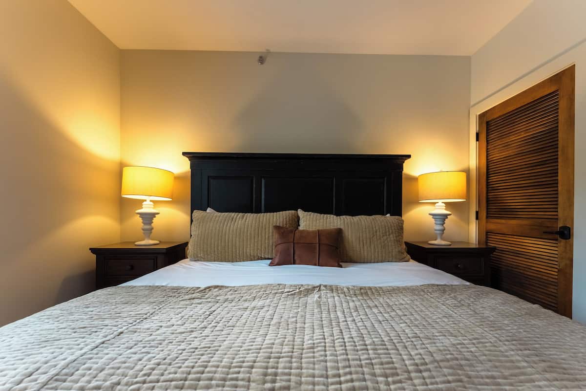 Superior Suite, Garden View | Living area | LED TV