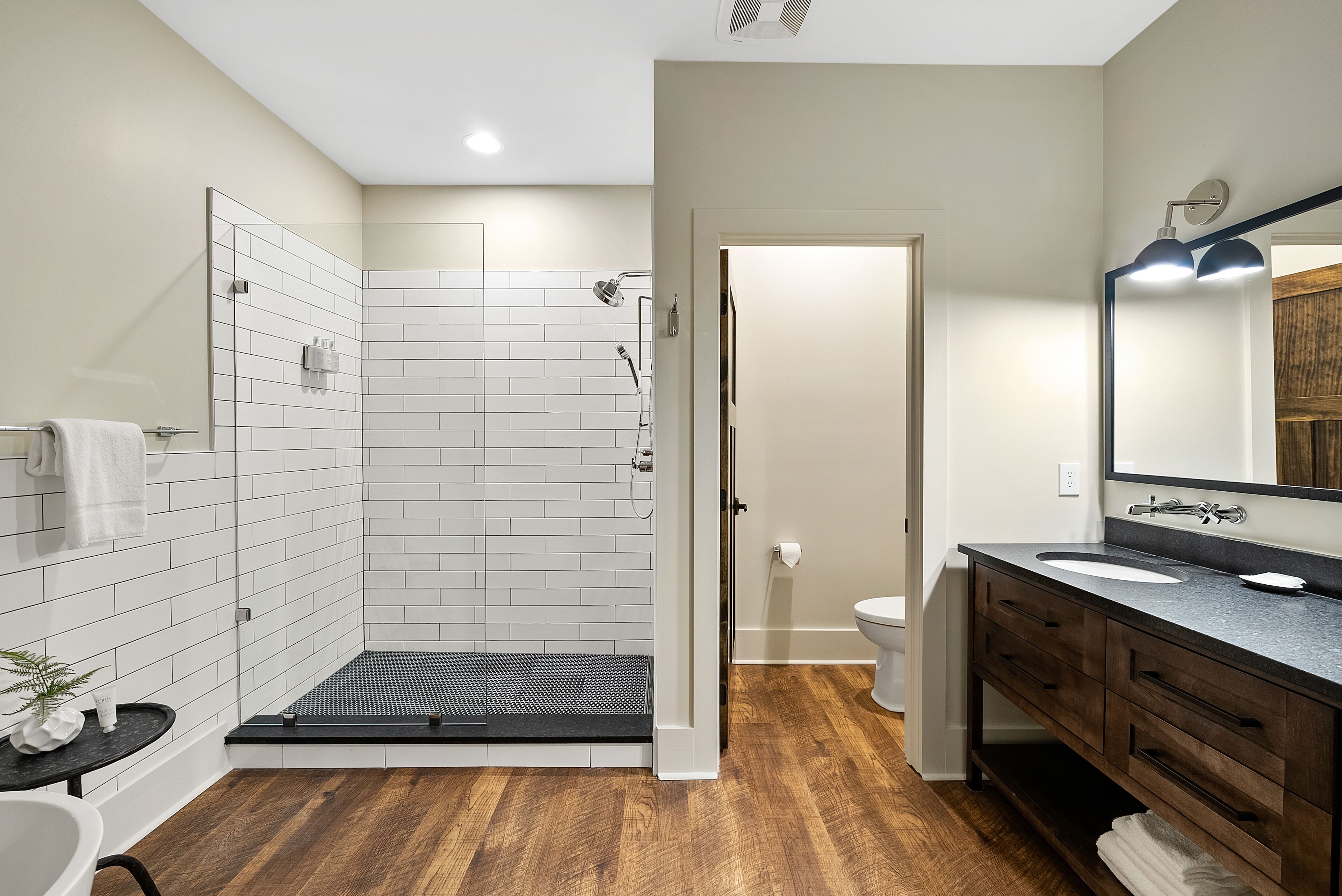 presidential room | bathroom | separate bathtub and shower, hair dryer, towels