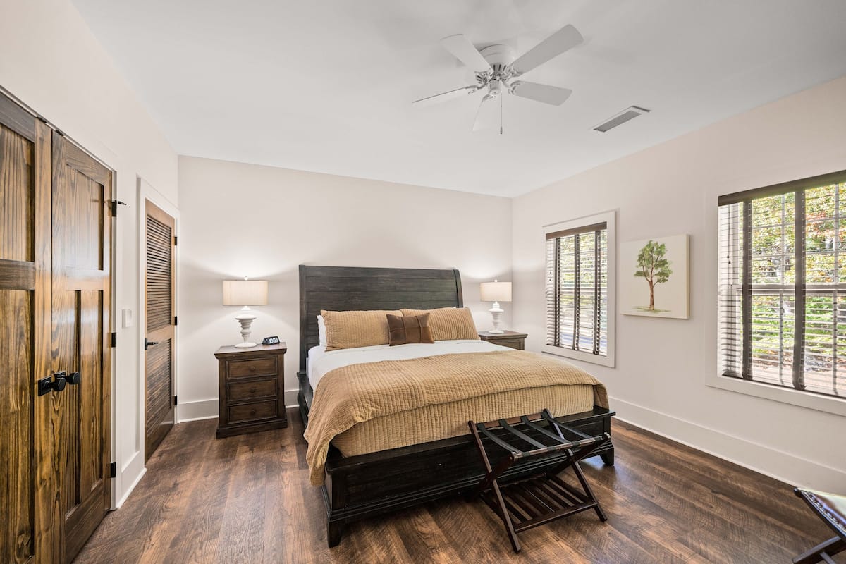 King Suite | 1 bedroom, in-room safe, blackout drapes, free WiFi