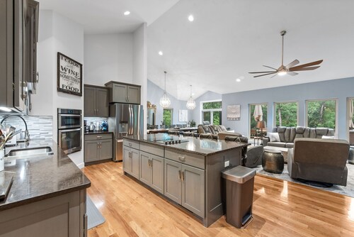 Innsbrook Luxe Escape - 5 bedrooms