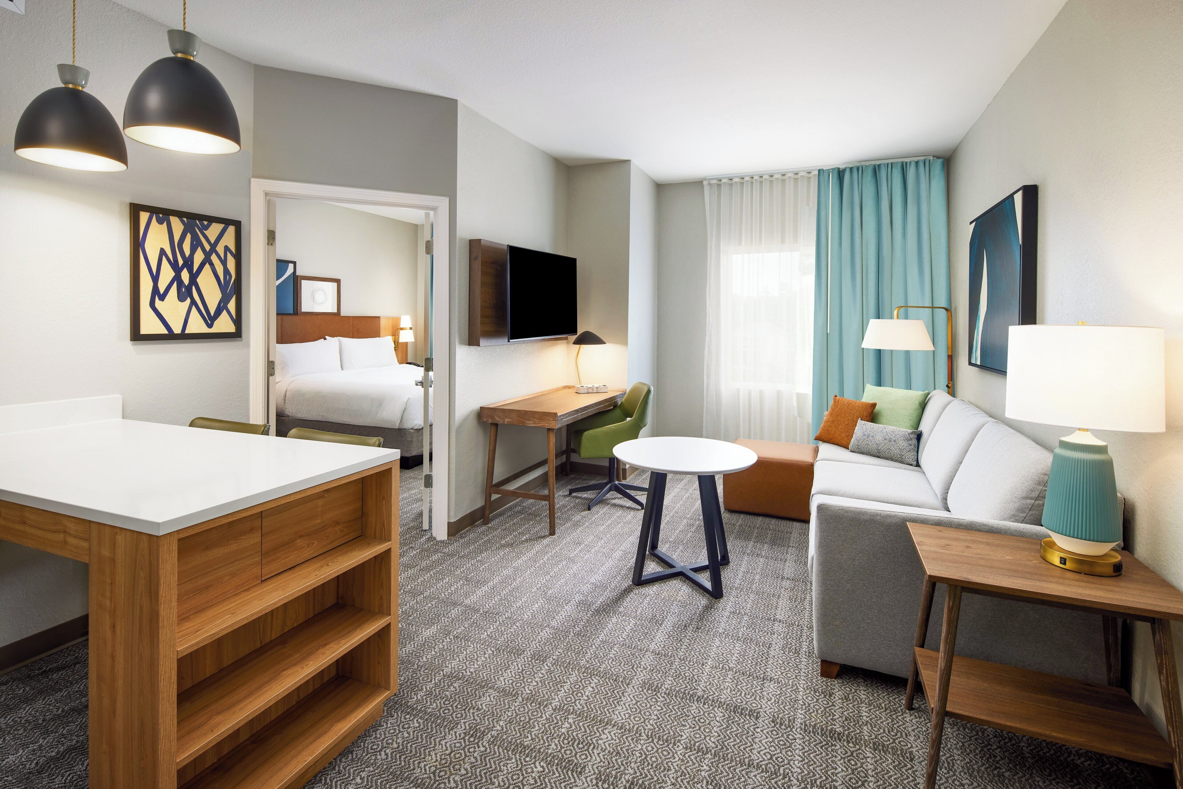 Premium bedding, in-room safe, desk, laptop workspace