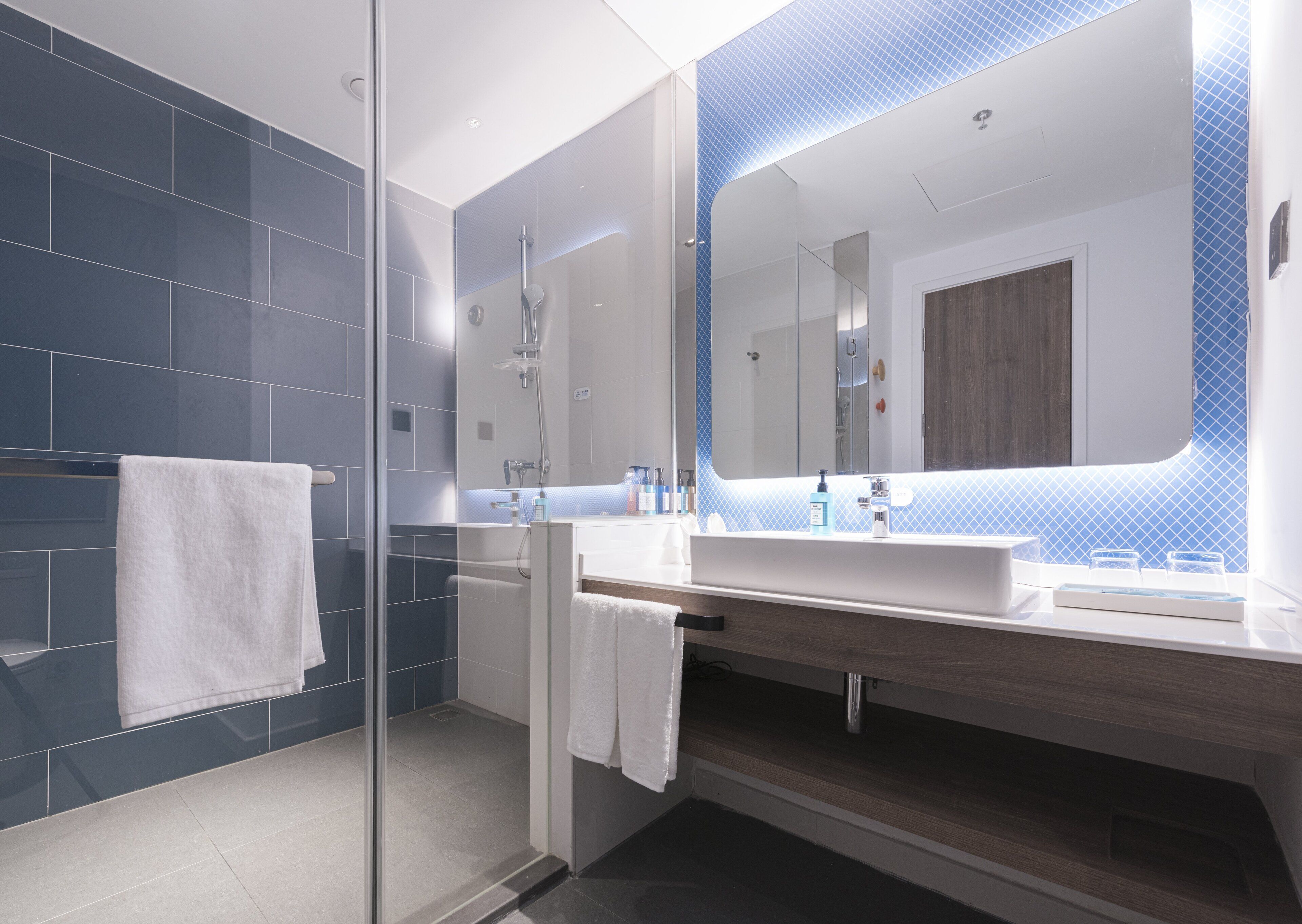 免費梳洗用品、風筒、提供毛巾、番梘