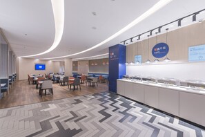 Free continental breakfast - Holiday Inn Express Dengfeng Songshan by IHG (Zhengzhou)