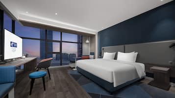 Down comforters, in-room safe, desk, blackout drapes