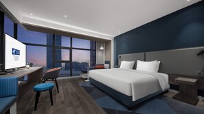 Down duvets, in-room safe, desk, blackout curtains - Holiday Inn Express Shanghai Qingpu New City by IHG (Shanghai)