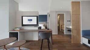 Suite, 1 King Bed (Living Area) - Holiday Inn Express Shanghai Qingpu New City by IHG (Shanghai)