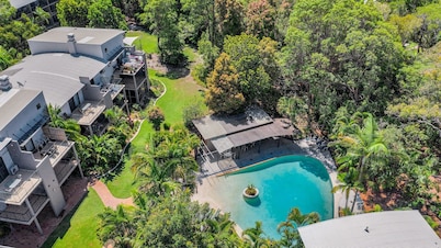 Baden 28 - Rainbow Shores. Top Floor Unit. Air conditioned. Walk to Beach