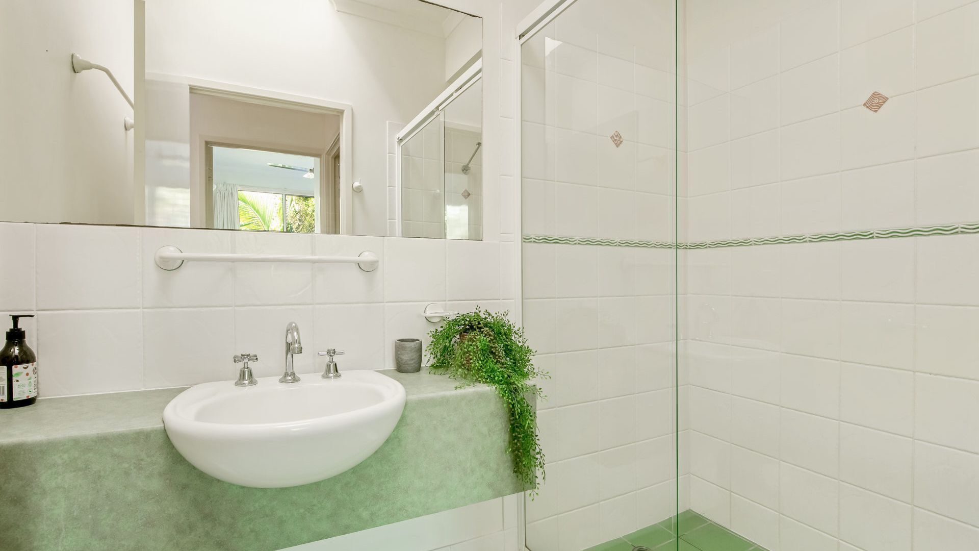 Baden 28 - Rainbow Shores. Top Floor Unit. Air conditioned. Walk to Beach — image 16