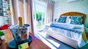 1 bedroom, in-room safe, desk, soundproofing