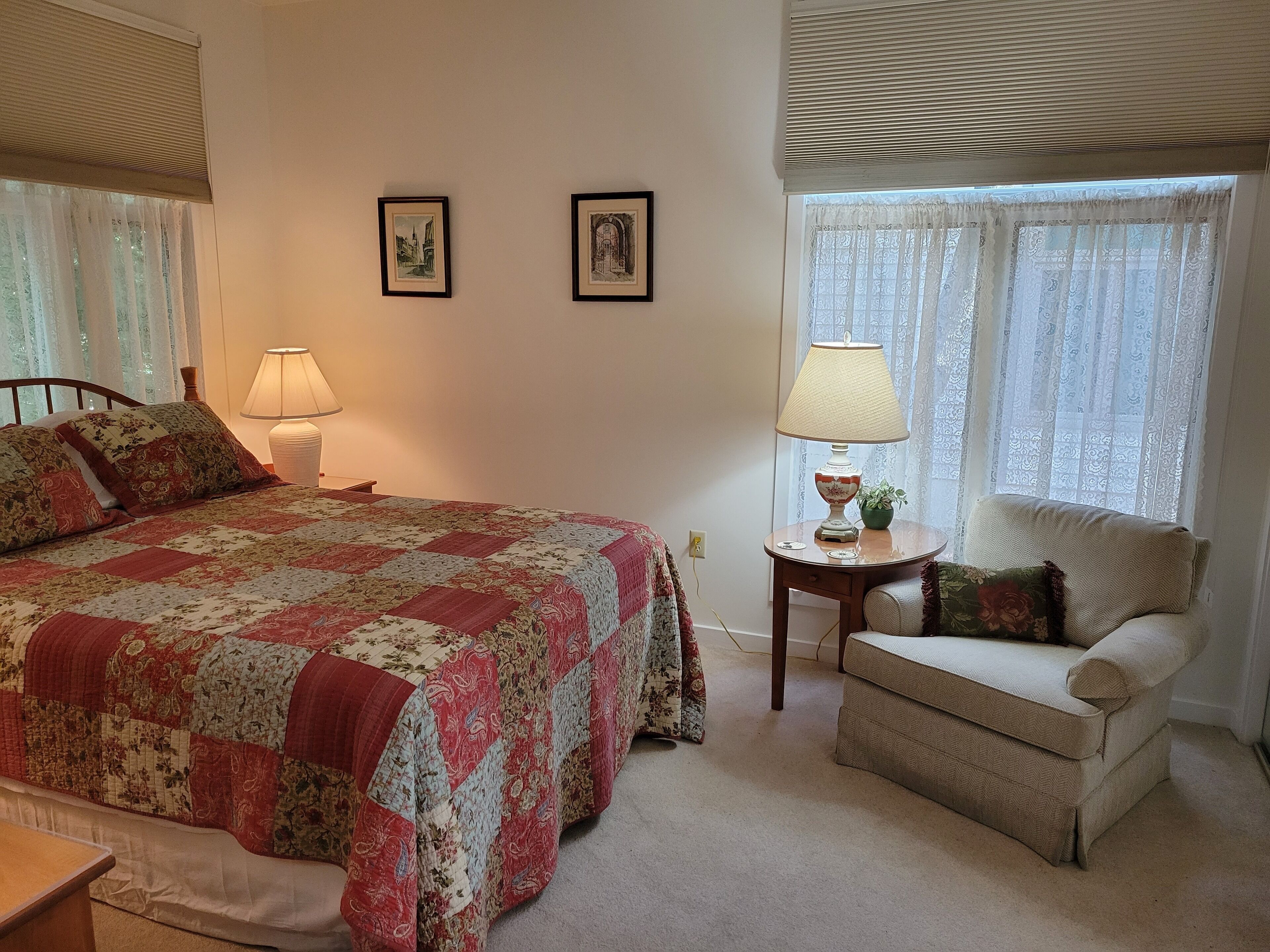 Cool Fall Air at this Top of the Mountain 2 BR Condo, Nearby Trails/Overlooks