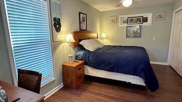 3 bedrooms, desk, free WiFi, bed sheets