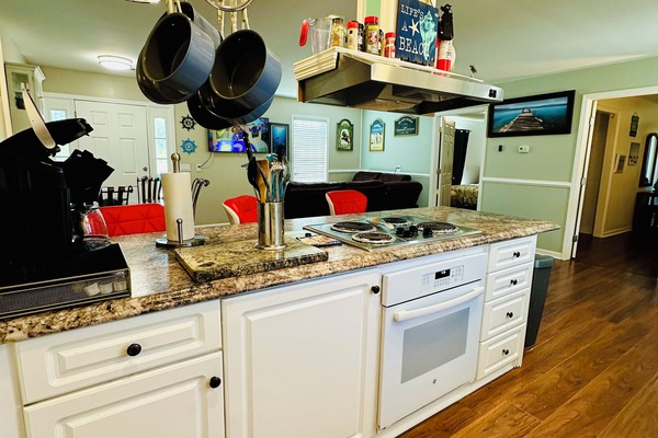 Frigorífic, microones, forn i placa de cuina