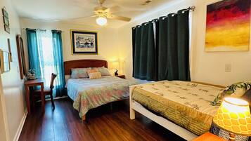 3 soverom, skrivebord, wi-fi (inkludert) og sengetøy