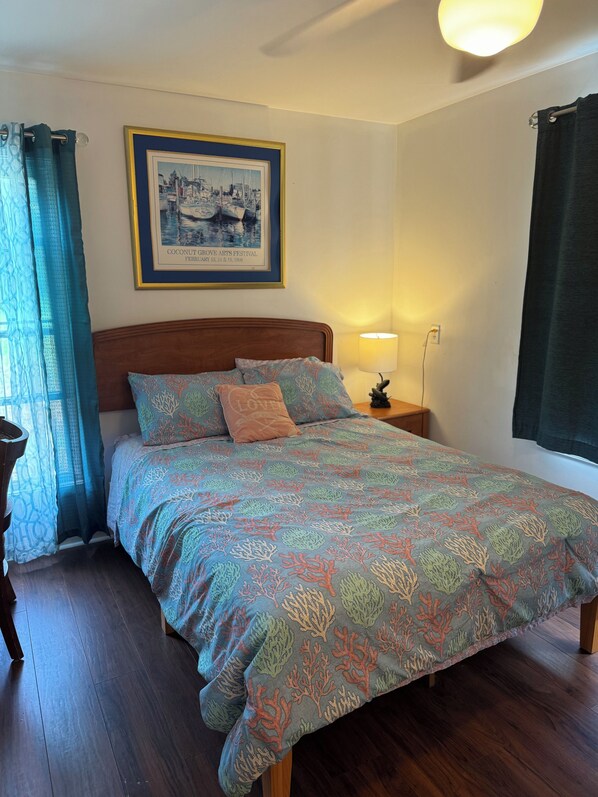 3 bedrooms, desk, free WiFi, bed sheets