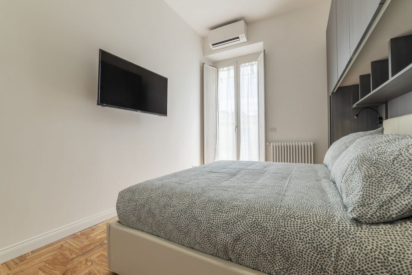 2 bedrooms, iron/ironing board, WiFi