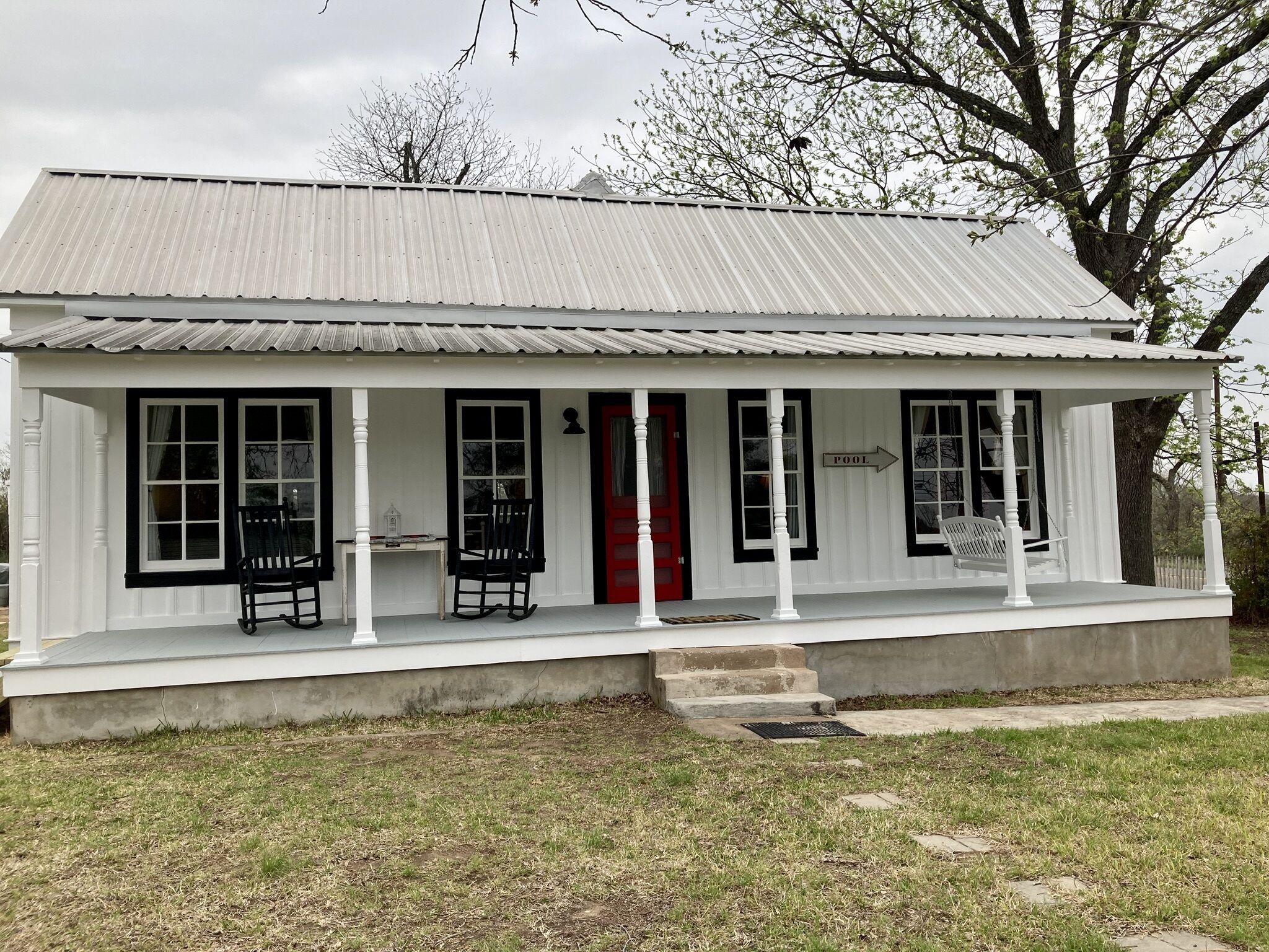 Hudsen’s on the Llano - Historic farmhouse on the Llano River in Castell, TX