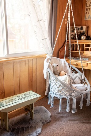 Interior - PRIME Location~Walk to Ski Shuttle ~ Fully Fenced ~ EV Charger ~ Mini Sled Hill (Big Bear Lake)