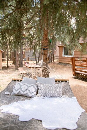 Terrace/patio - PRIME Location~Walk to Ski Shuttle ~ Fully Fenced ~ EV Charger ~ Mini Sled Hill (Big Bear Lake)